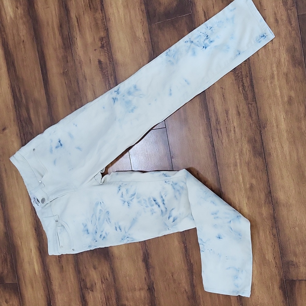 Blue tiedye Jordache jeans
